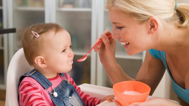 Do You Know When to Feed Baby Food?